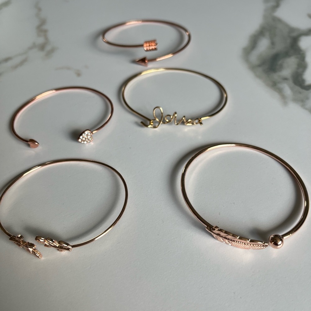 Set of 5 bracelets in gold and rose gold